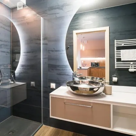 Karpatia By Royal Aparts شقة