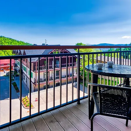 شقة Karpatia By Royal Aparts كارباش