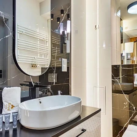 شقة Karpatia By Royal Aparts كارباش